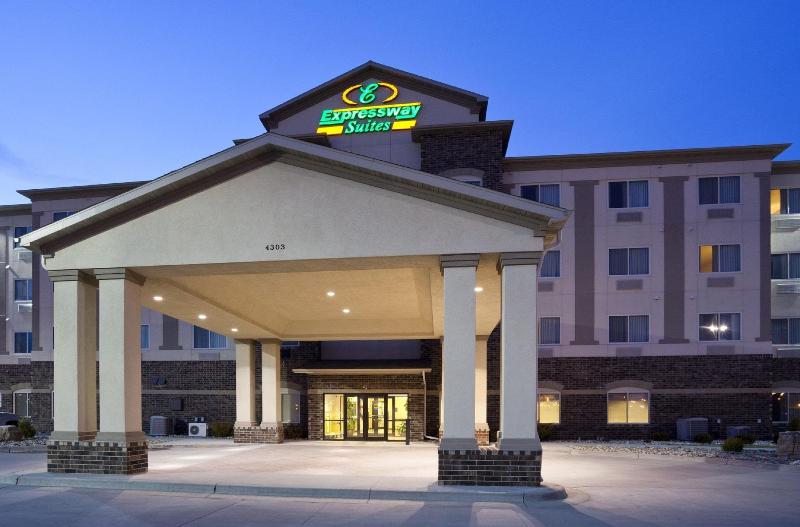 酒店 Expressway Suites Fargo