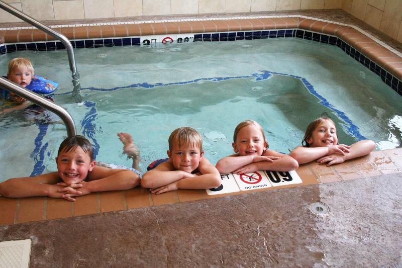 酒店 Expressway Suites Fargo