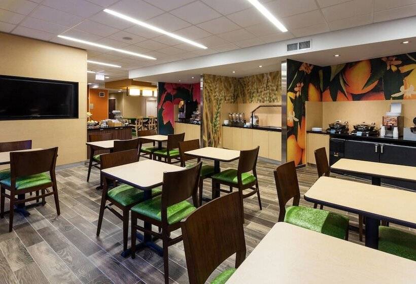 هتل Fairfield Inn And Suites Chicago Downtown River North