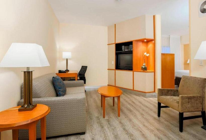 בית מלון כפרי Fairfield Inn & Suites Temecula