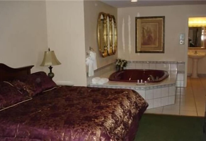 هتل Colonie Inn And Suites