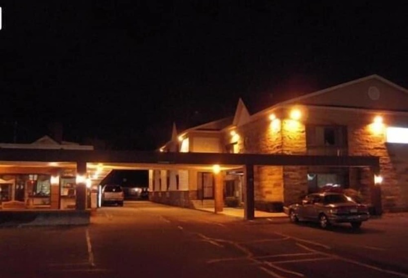 هتل Colonie Inn And Suites