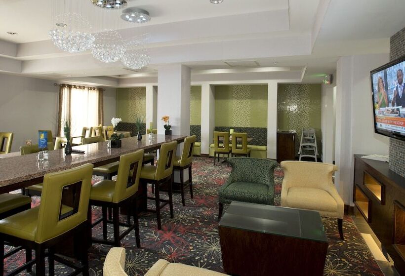 فندق Holiday Inn Express & Suites Morrilton, An Ihg