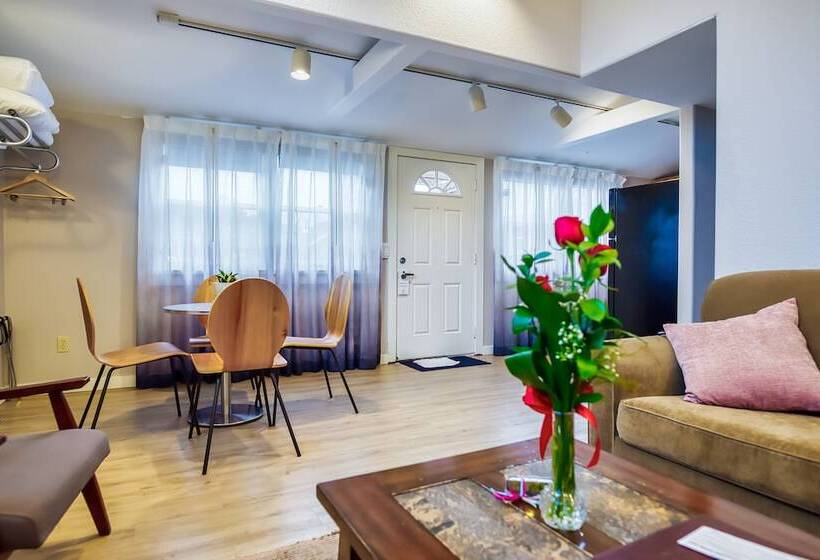 فندق Inn At Haystack Rock