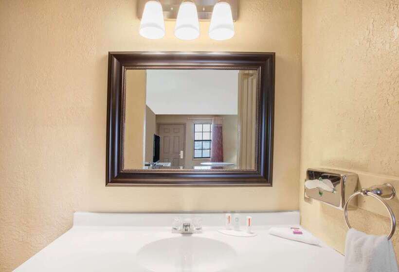 فندق Knights Inn Wildersville