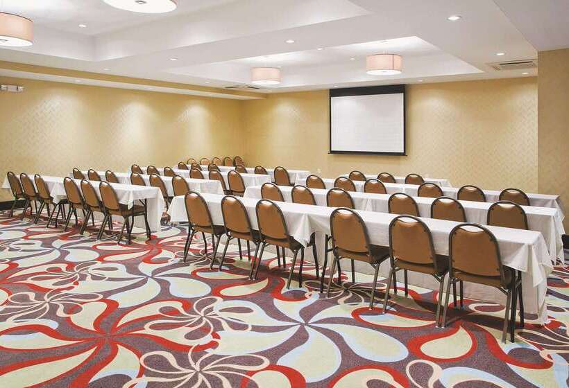 فندق La Quinta By Wyndham Hinesville   Fort Stewart