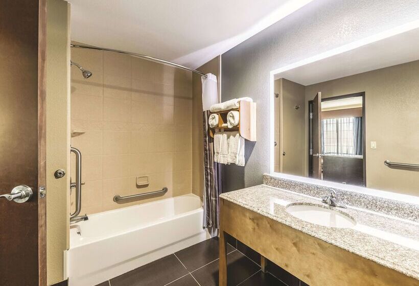 فندق La Quinta By Wyndham Tulsa   Catoosa