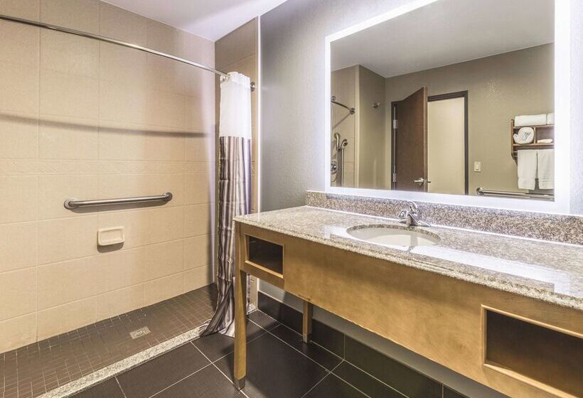 فندق La Quinta By Wyndham Tulsa   Catoosa