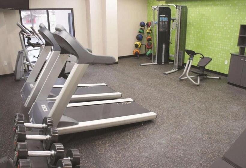 Hotel La Quinta By Wyndham Wichita Airport