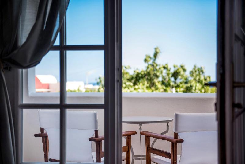 Отель Lavarock Santorini