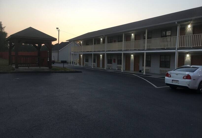 בית מלון כפרי Loyalty Inn Hawkinsville