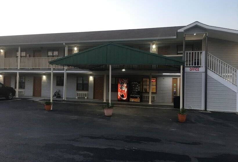 בית מלון כפרי Loyalty Inn Hawkinsville