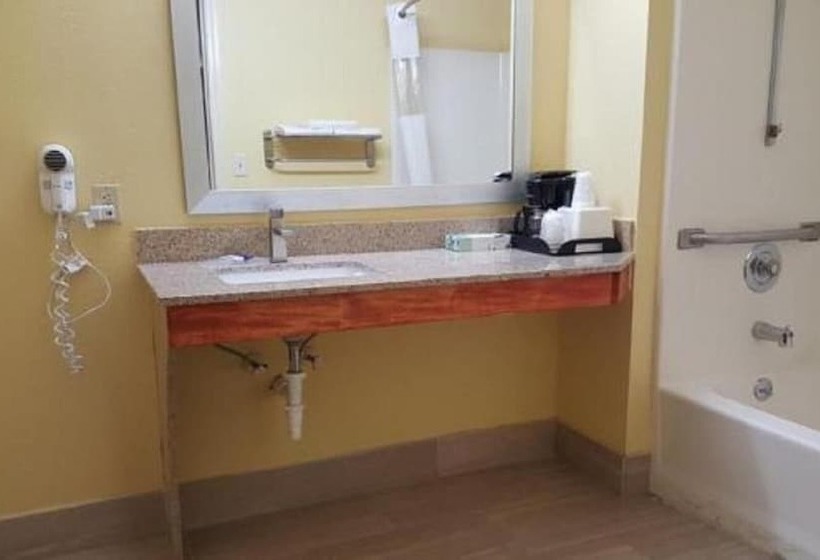 בית מלון כפרי Loyalty Inn Hawkinsville