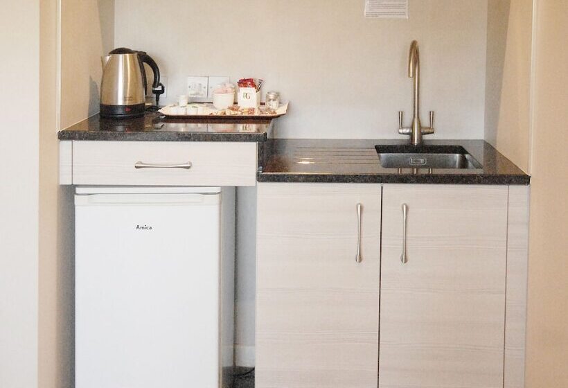 Отель Marlborough House Guest House