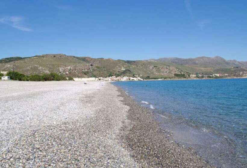 فندق Mrs Chryssana Beach