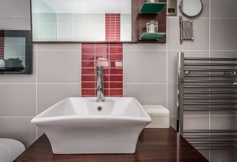 هتل Number One South Beach