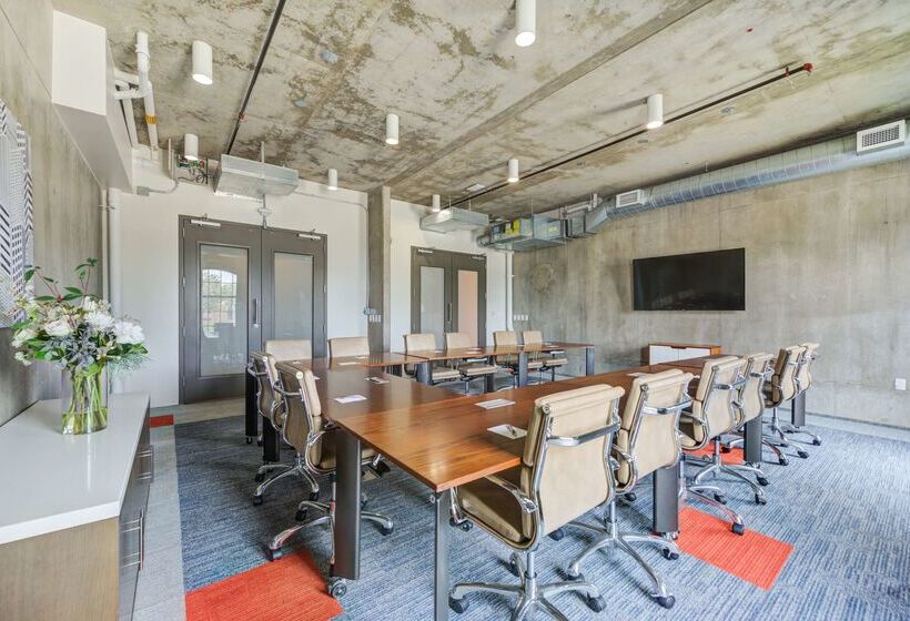 Nylo Dallas Plano Hotel, Tapestry Collection By Hilton