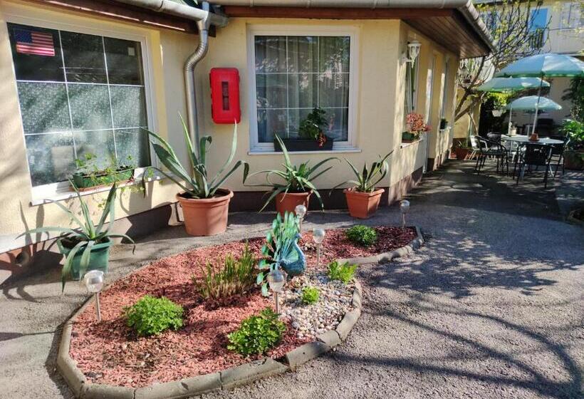 בית מלון כפרי Oswaldo