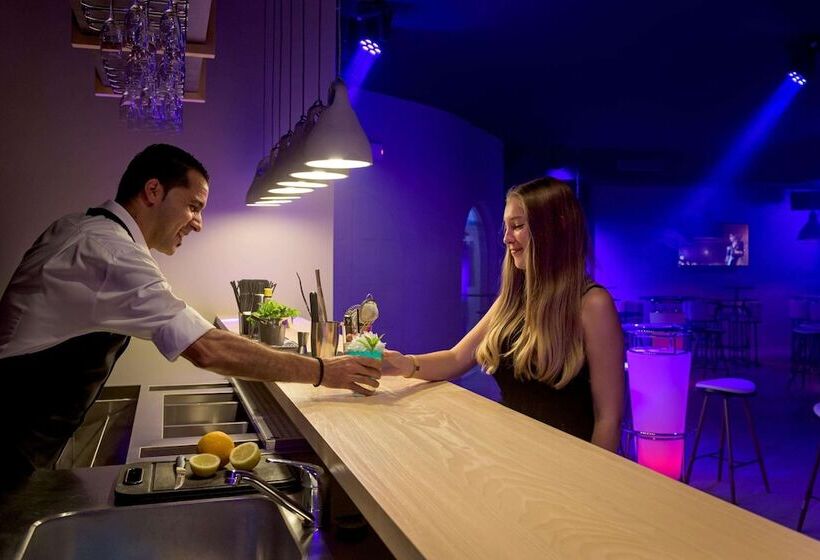 Отель Porto Angeli