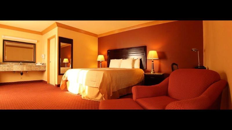 هتل Portofino Inn Burbank