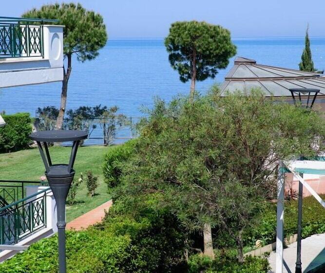 هتل Poseidon Palace