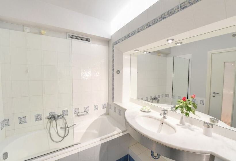 هتل Poseidon Palace