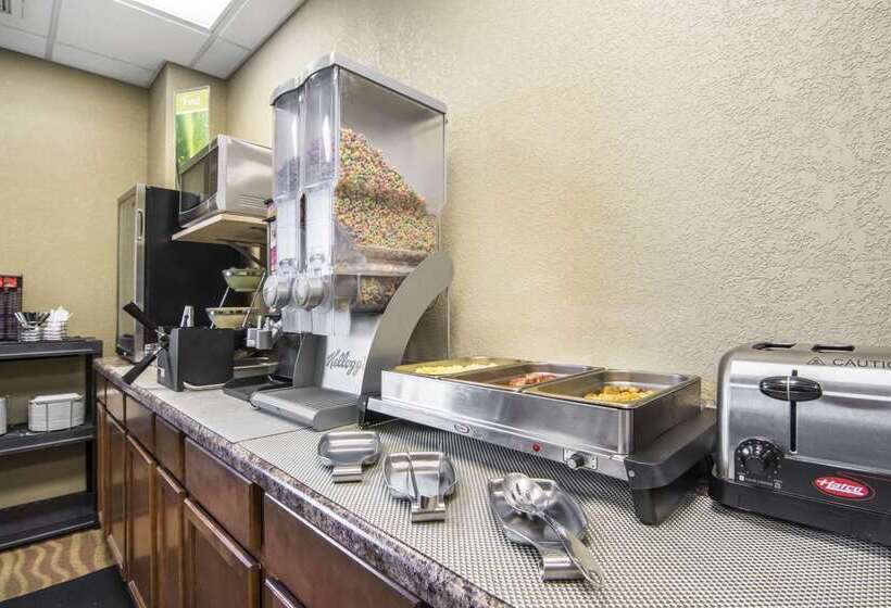 هتل Quality Inn & Suites Thompson