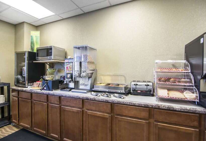 هتل Quality Inn & Suites Thompson