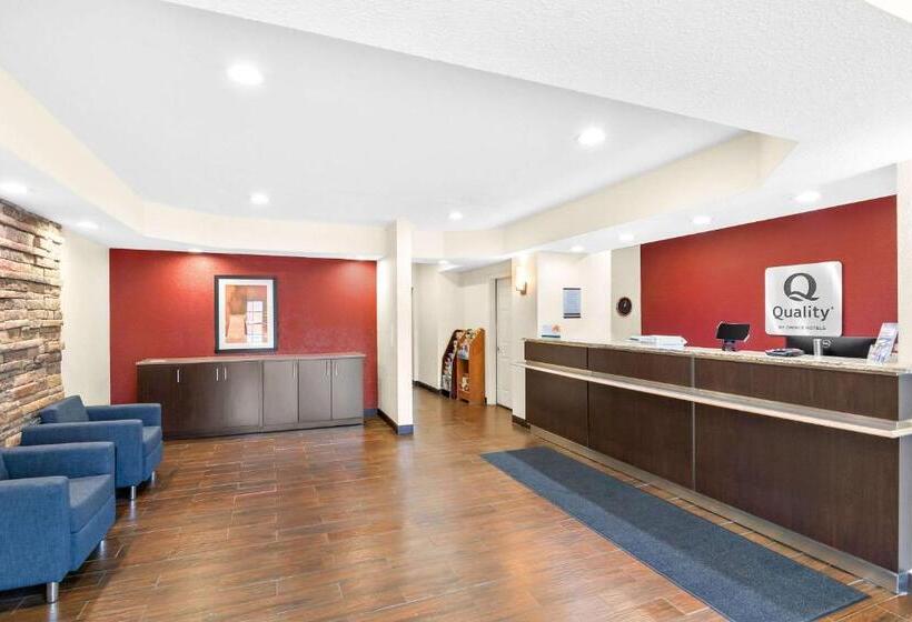 בית מלון כפרי Quality Inn