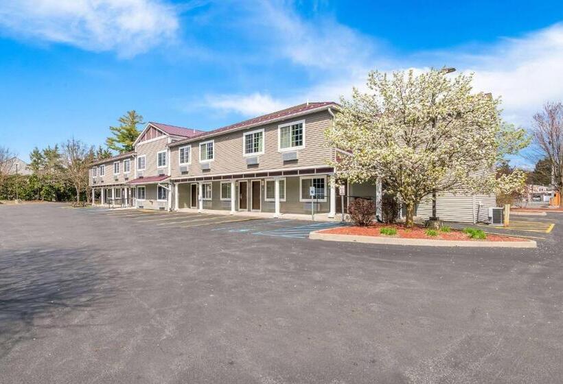 בית מלון כפרי Quality Inn