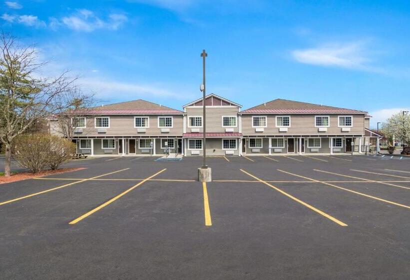 בית מלון כפרי Quality Inn