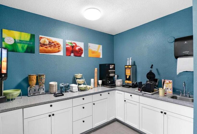 בית מלון כפרי Quality Inn