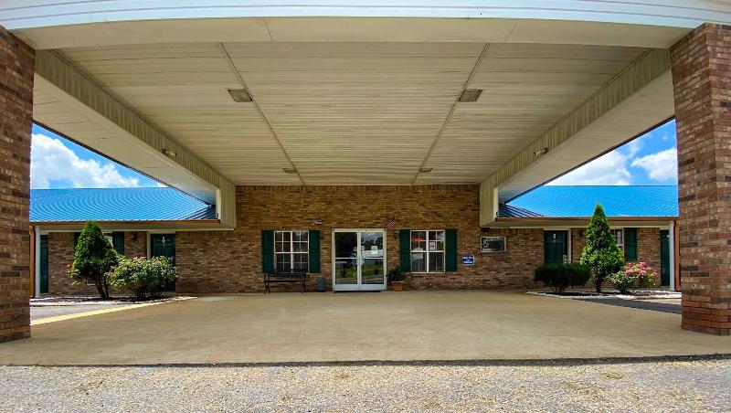 בית מלון כפרי Rama Inn Bells   Jackson West Hwy 412