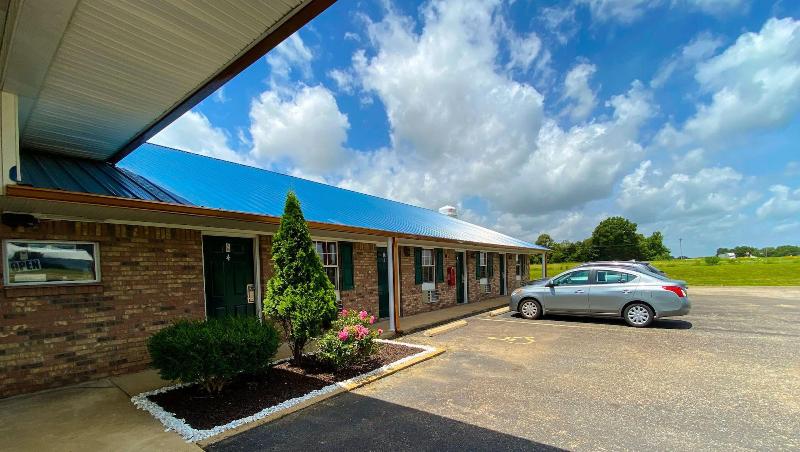 בית מלון כפרי Rama Inn Bells   Jackson West Hwy 412