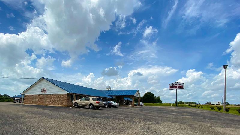 בית מלון כפרי Rama Inn Bells   Jackson West Hwy 412
