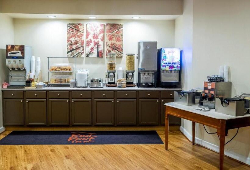 בית מלון כפרי Red Roof Inn & Suites Wytheville