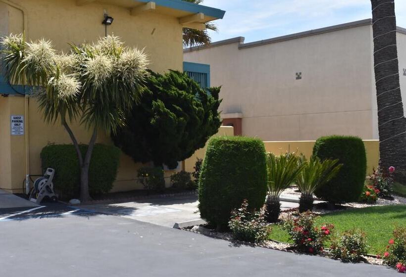 فندق Seaside Inn Monterey