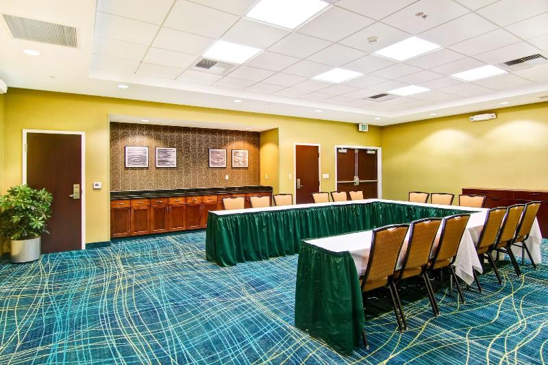 ホテル Springhill Suites Fresno