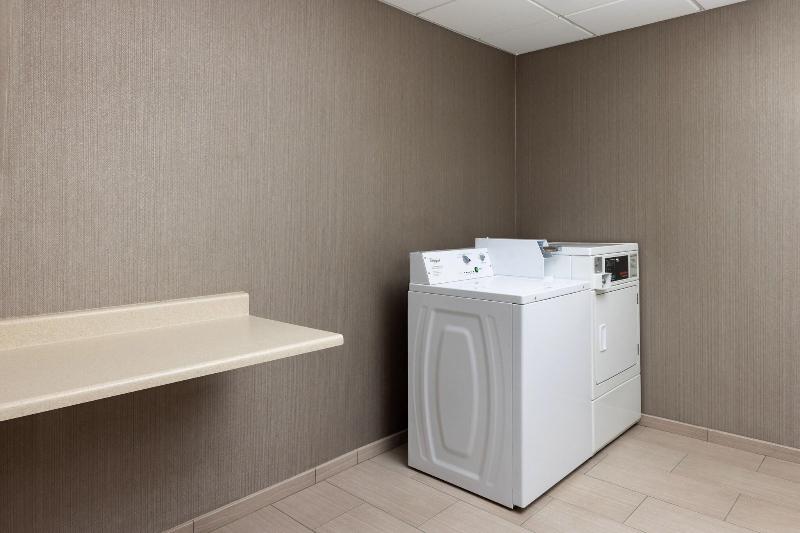 هتل Springhill Suites Fresno