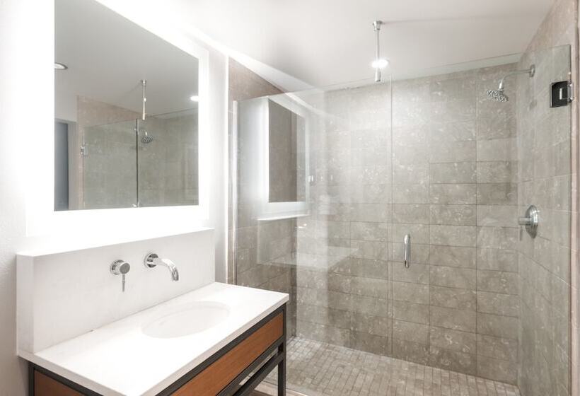 The Heathman Hotel Kirkland