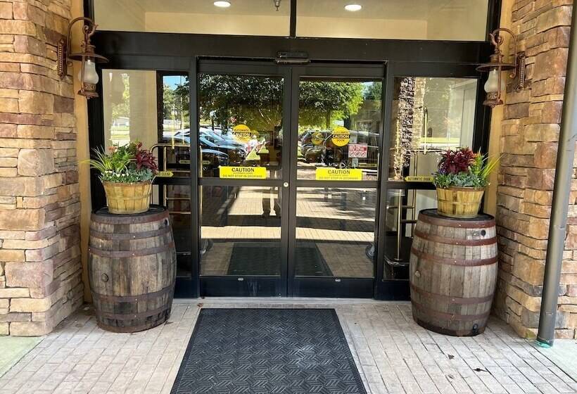 فندق The Lodge On Lake Oconee