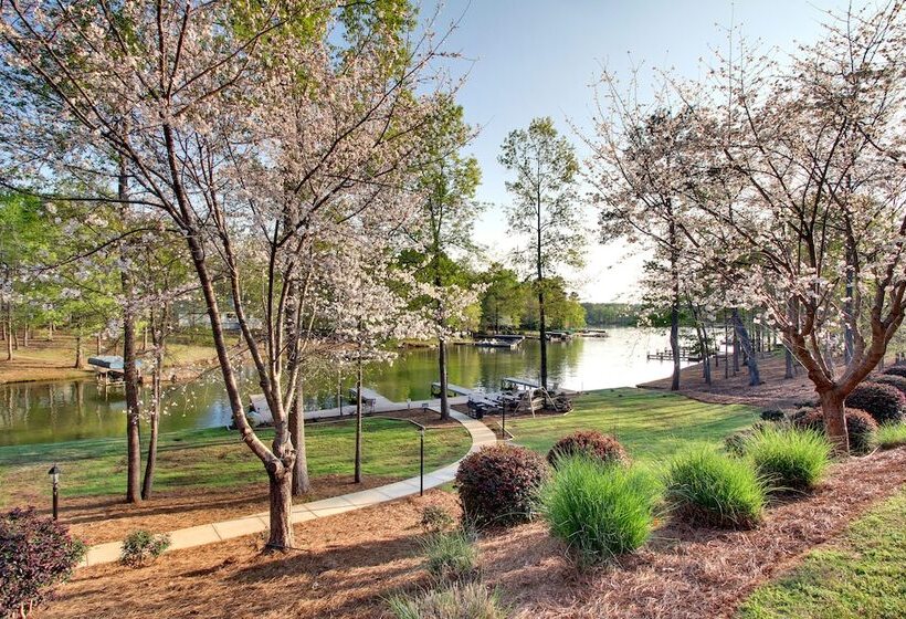 فندق The Lodge On Lake Oconee