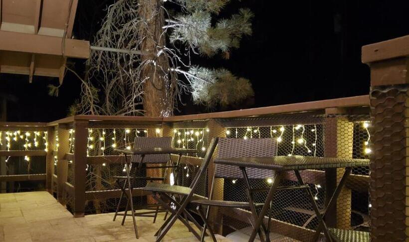酒店 The Mammoth Inn