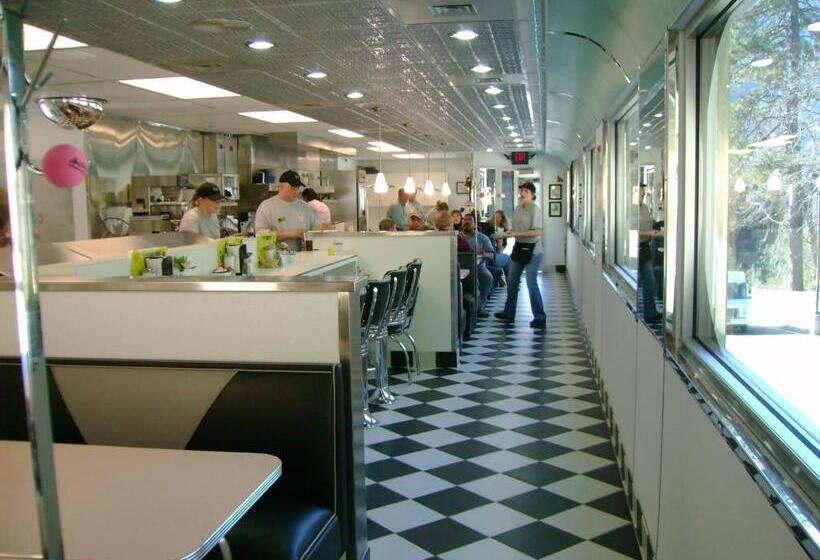 فندق Travelodge By Wyndham Dunsmuir