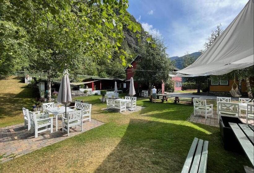 בית מלון כפרי Valldal Fjord Lodge B&b