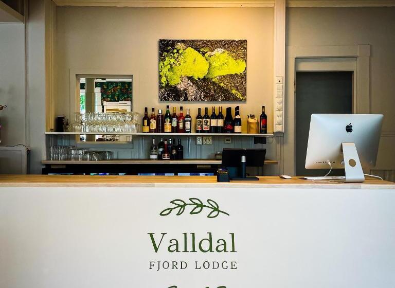 Отель Valldal Fjord Lodge B&b