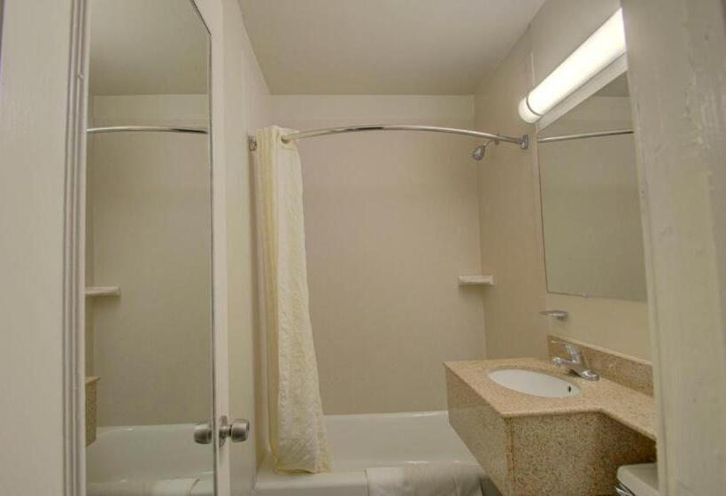 모텔 Budget Inn Falls Church