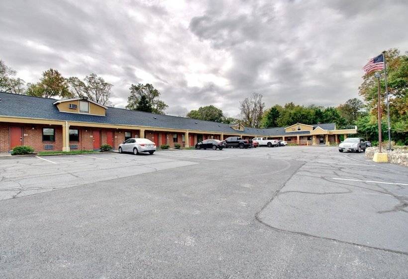 모텔 Budget Inn Falls Church