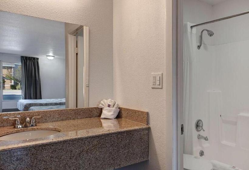 מוטל Crestview Inn