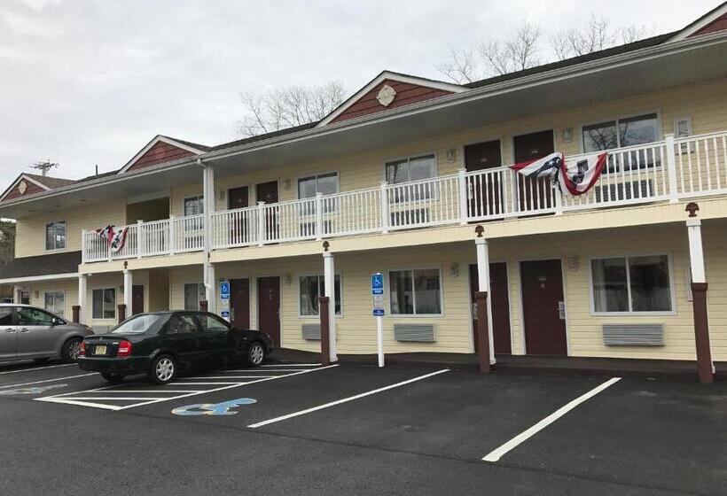 فندق على الطريق Crystal Inn And Suites